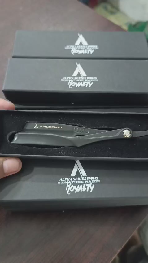 Signature Razor (Royalty)
