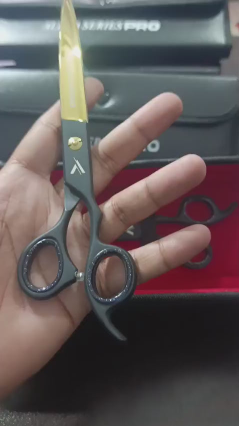 Signature Concave Shear (Royalty)